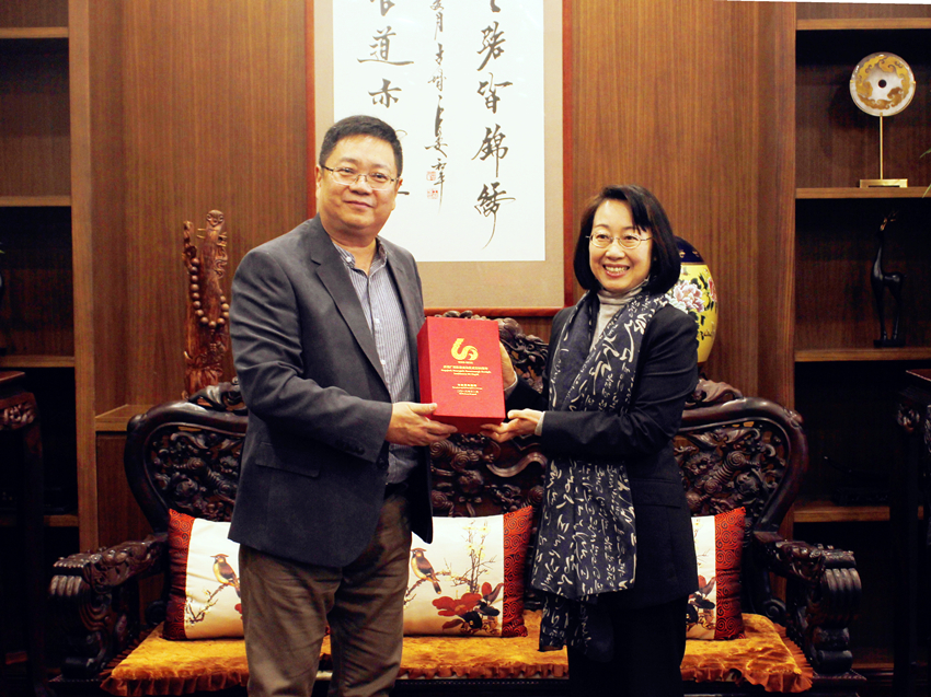 南宁市领导到皇氏集团开展60周年大庆走访慰问活动