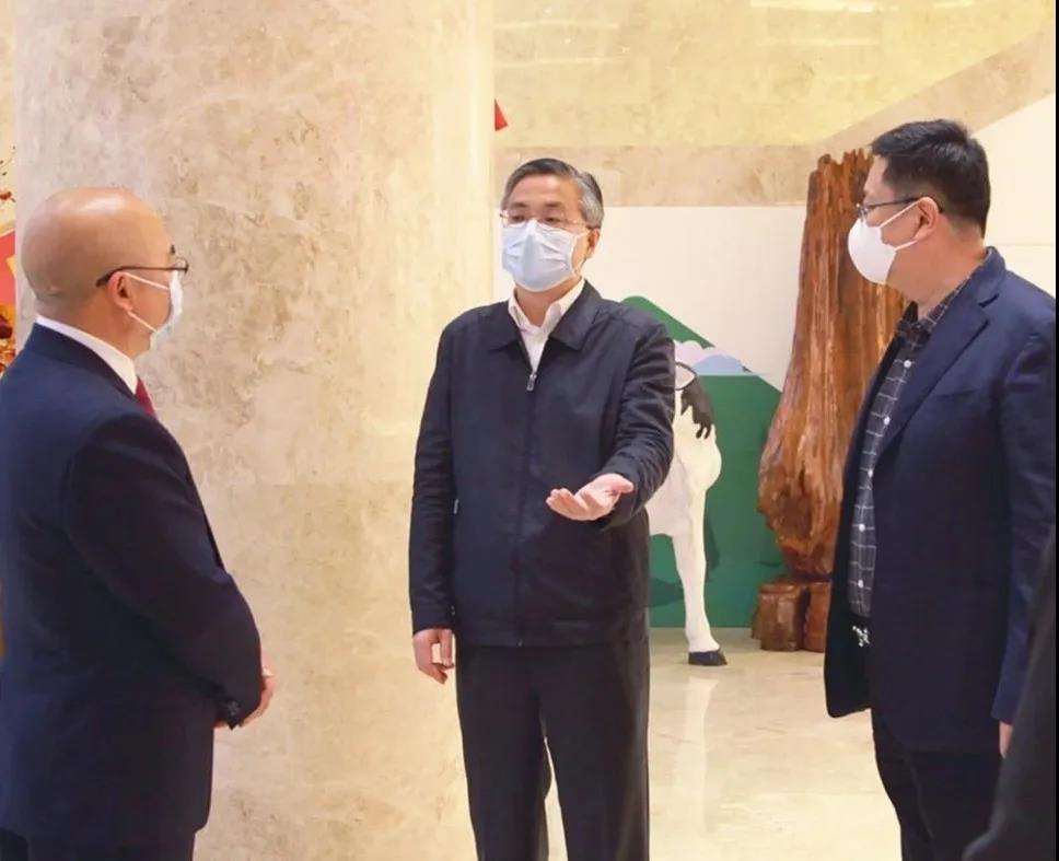 南宁市市长周红波一行莅临皇氏集团调研企业复工复产情况