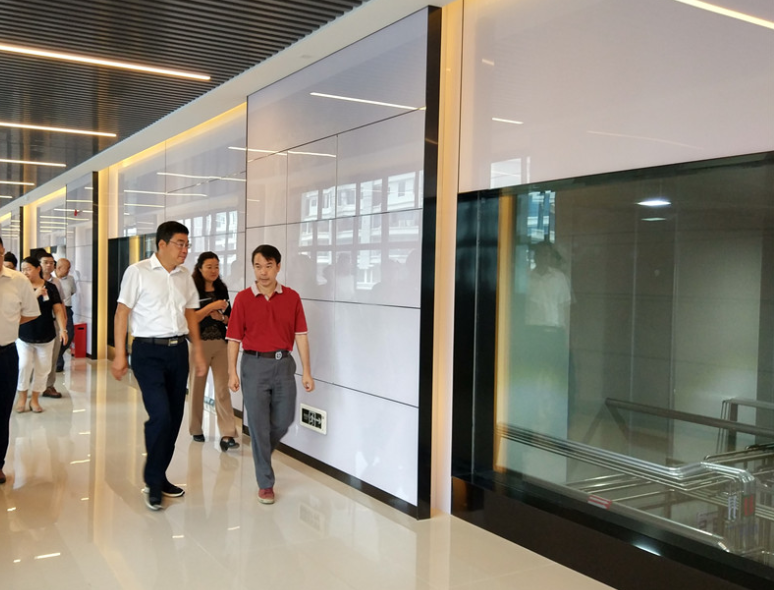 南宁市政府第八督察组莅临皇氏集团调研指导