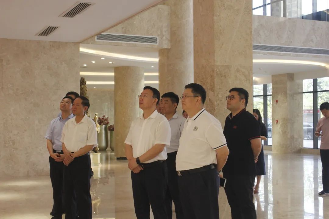 深化地企合作，共谋发展机遇丨泰安市委领导一行莅临皇氏集团交流指导